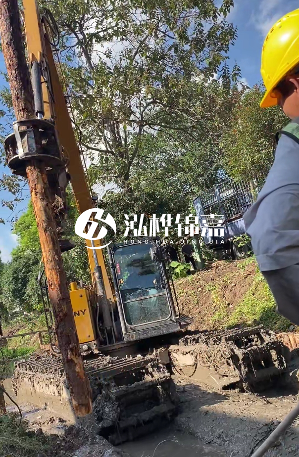 景德鎮(zhèn)河道清淤專業(yè)施工-狹窄河道挖機清理河道的方法？