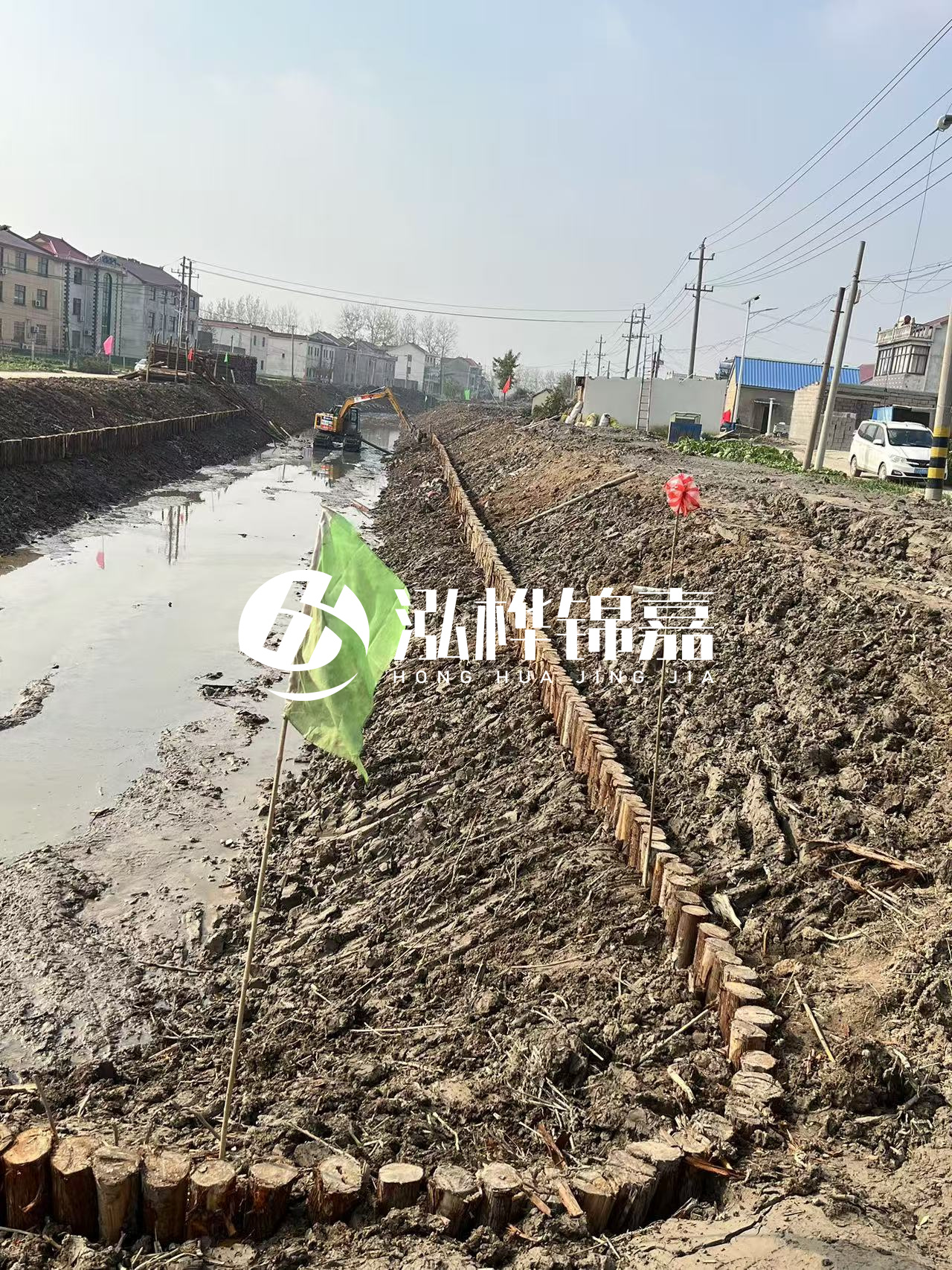 洛陽挖機(jī)打木樁專業(yè)施工-河道打木樁后如何檢查穩(wěn)固性？