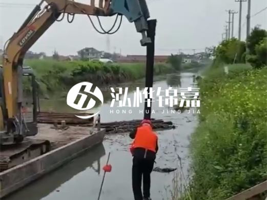 水挖打木樁專業(yè)團隊泓樺錦嘉-最大可以打幾米的木樁？